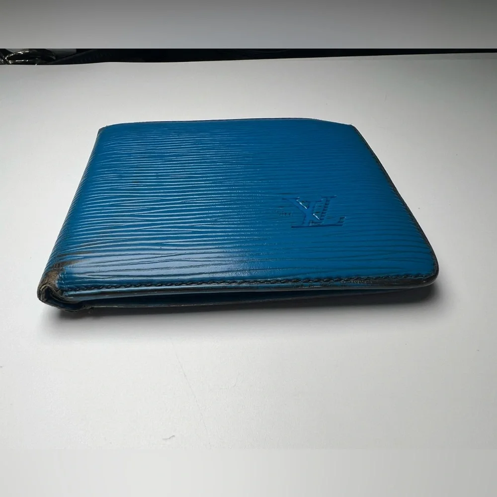LOUIS VUITTON Epi Bifold Wallet